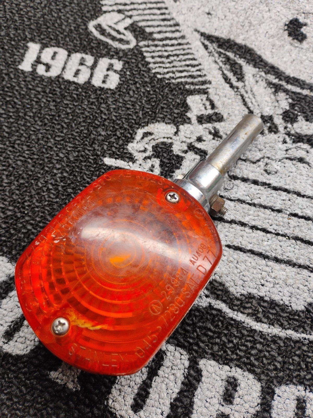 E. Kawasaki Z 550 LTD Front Right Turn Signal