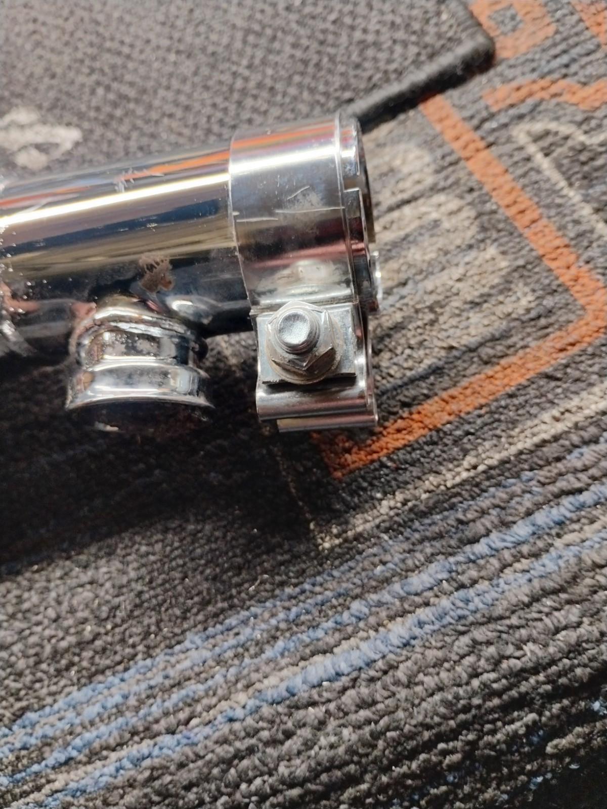 Harley-Davidson OEM Shorty Dual Rear Muffler Silencer 80391-04 Chrome
