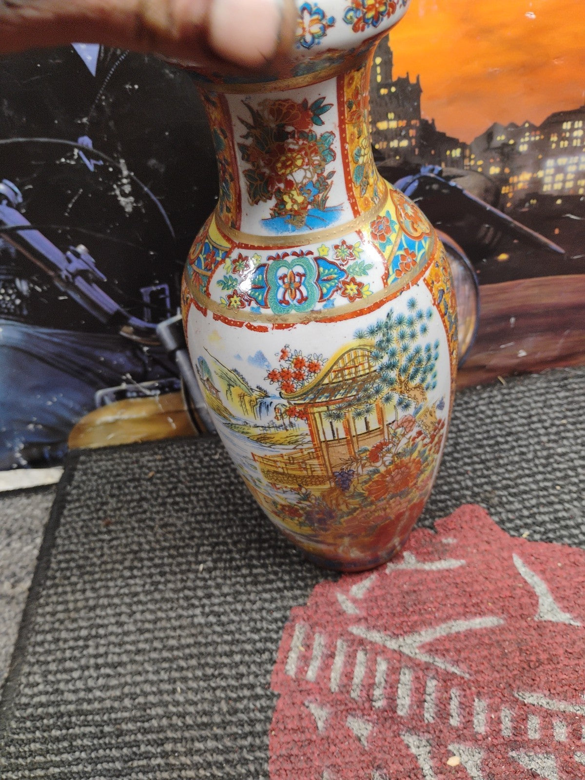 ASIAN CHINESE POCELAIN MORIAGE VASE PAGODA FLORAL DESIGN 9.5" TALL RARE ANTIQUE