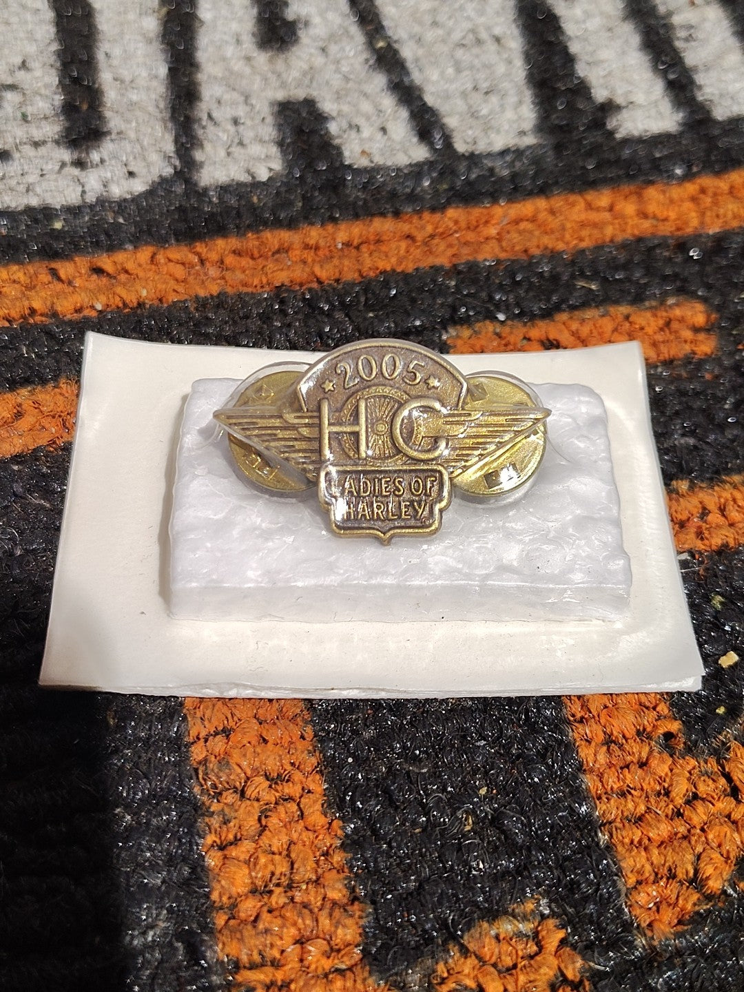 Rare 2005 Ladies Of Harley Davidson Vin Motorcycles HOG Jacket Hat Lapel Pin Nos