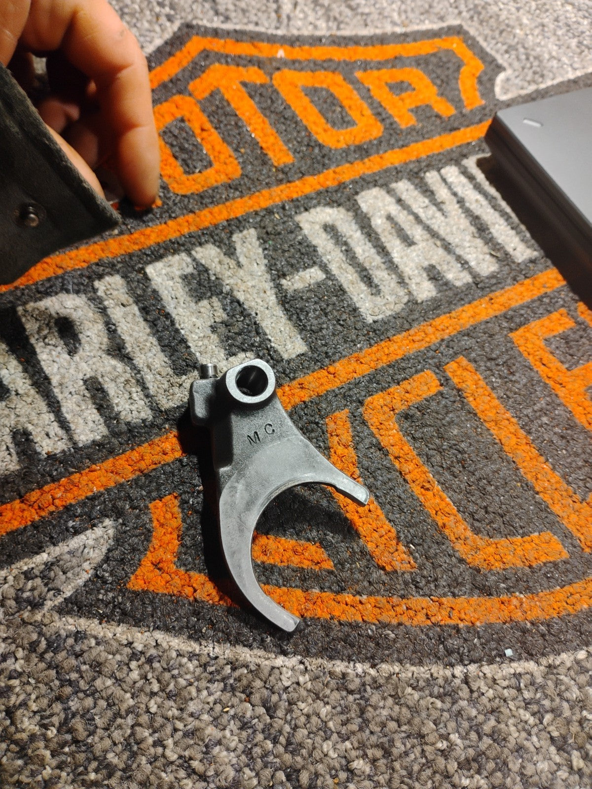 HARLEY-DAVIDSON 5 SPEED 4TH SHIFTER FORK 1980-UP DYNA SOFTAIL FXR OEM 34195-79D