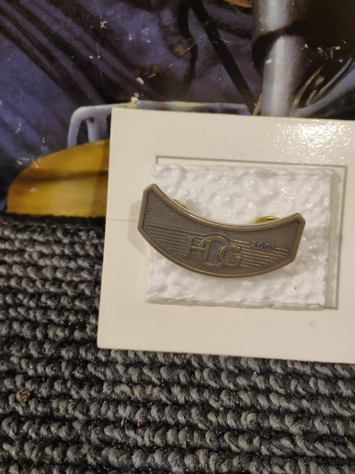 HARLEY DAVIDSON MOTORCYLE PINBACK PIN vintage badge emblem cycle hog 2001