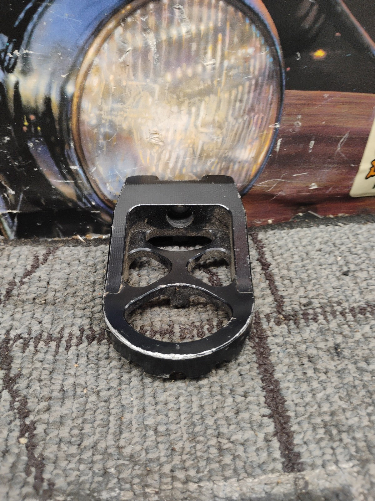 Wide Fat Foot Peg For Harley Dyna Sportster XL Bobber MX Style Black Iron 883