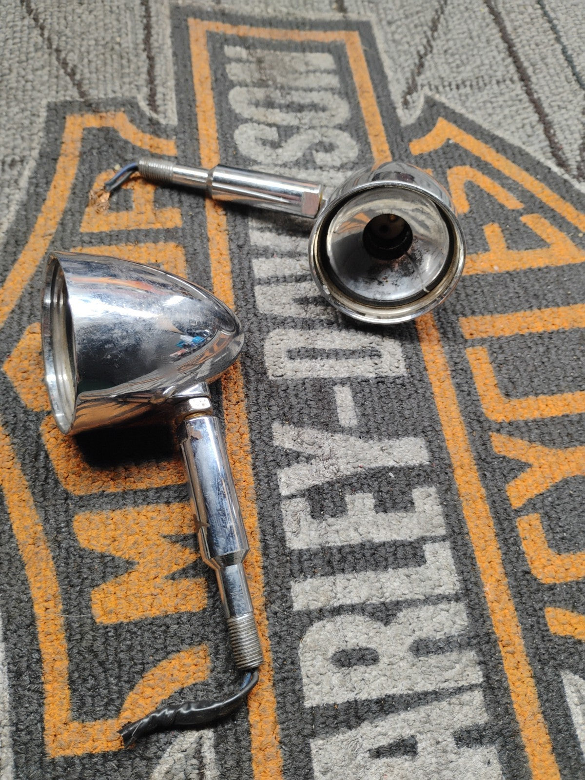 Pair Harley Davidson Bullet Turn Signals Housing and Stalks brackets