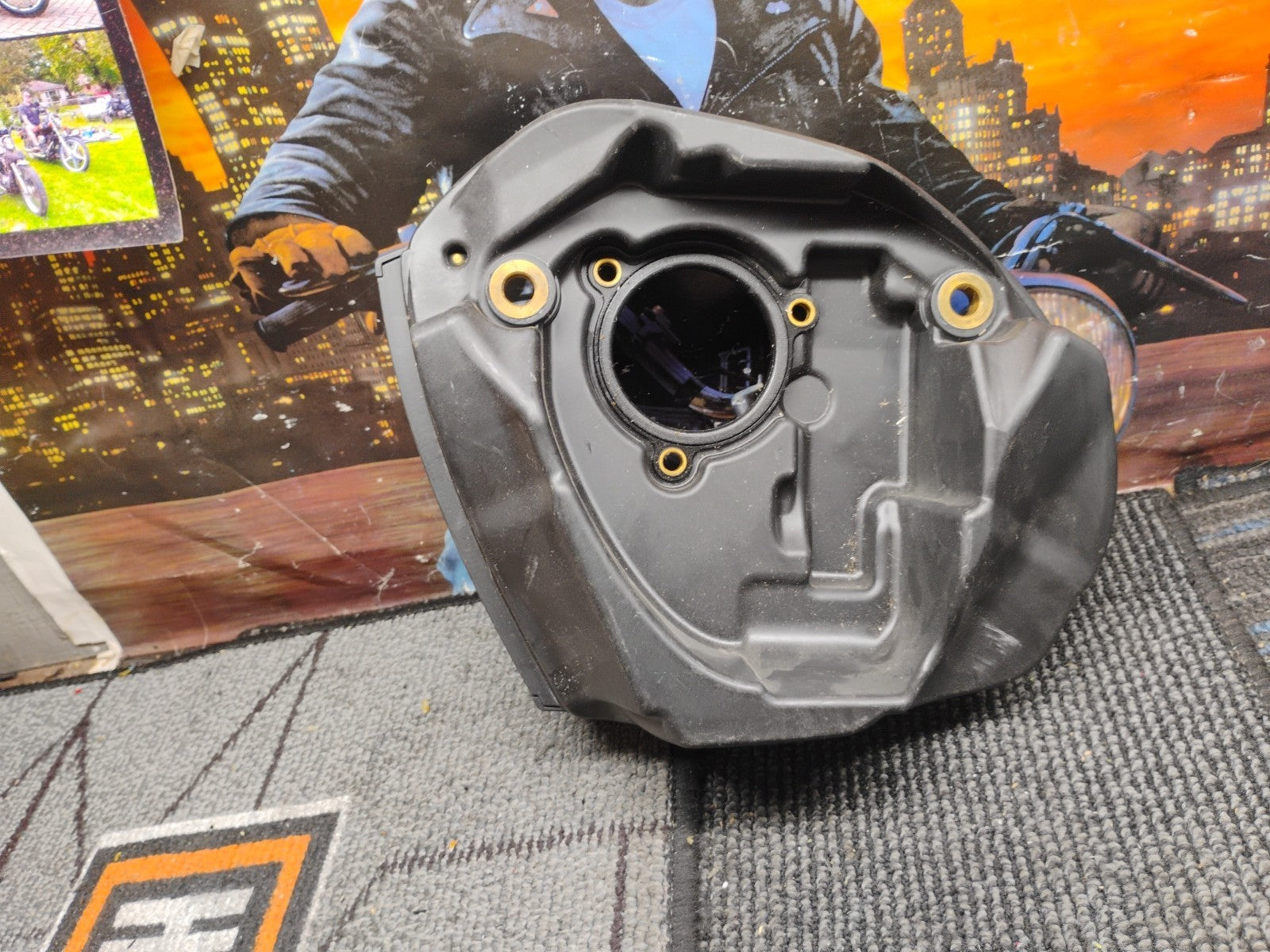 Harley Davidson Milwaukee 8 Touring OEM Air Filter Cleaner Back Plat #46