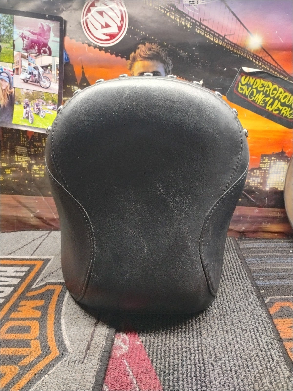 02 Harley Touring Road King FLHR REAR PASSENGER SEAT 