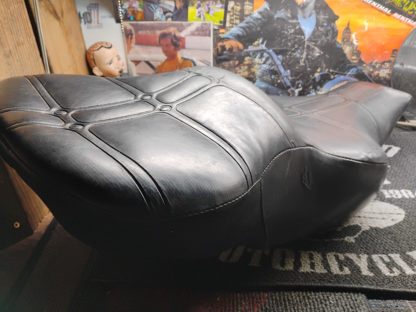 OEM HARLEY DAVIDSON TOURING SEAT PN 52151-83 - 86