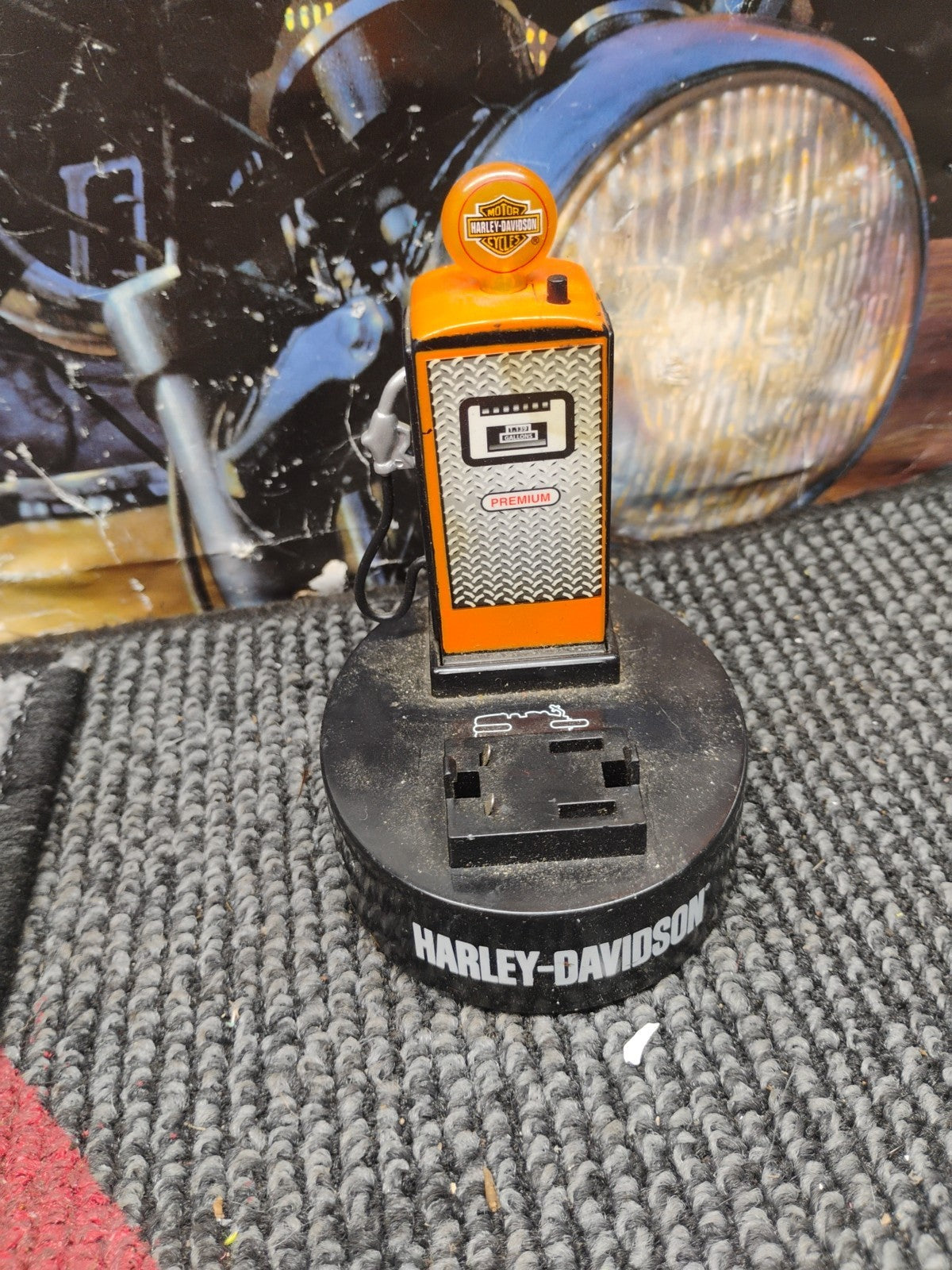 "Harley-Davidson" Radio Control Motorcycle Docking Charger  VRSCA V-ROD 49MHZ