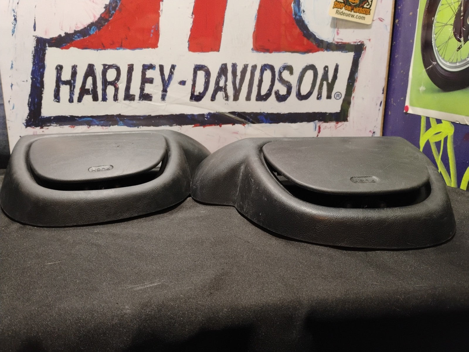 HARLEY DAVIDSON GLOVE BOX SIDE COVERS TOURING FLHTCU FLTR