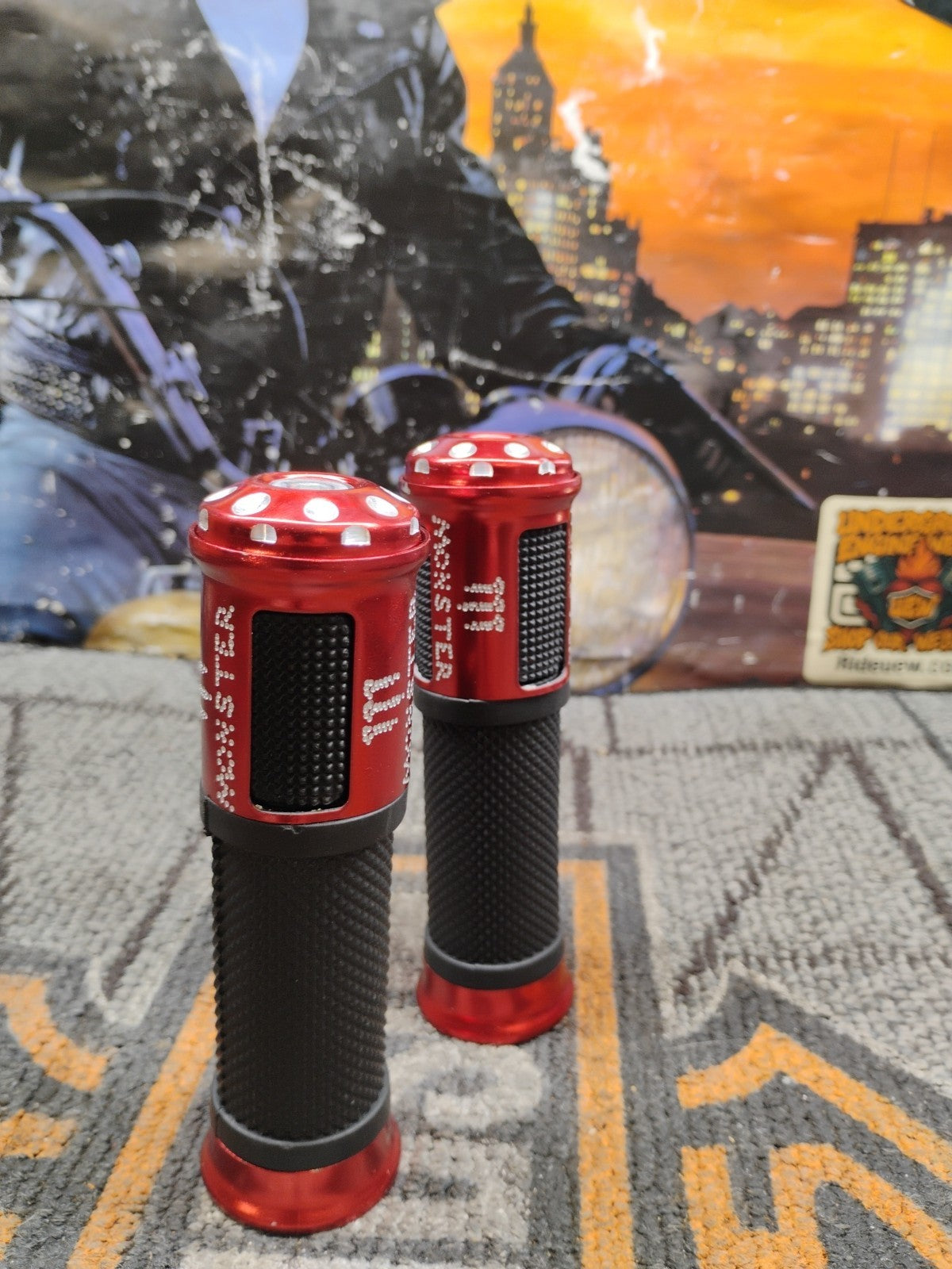 HAND 7/8" HANDLEBAR RUBBER MOTORCYCLE SPORTS RED ALUMINUM GRIP BIKES UNIVERSAL