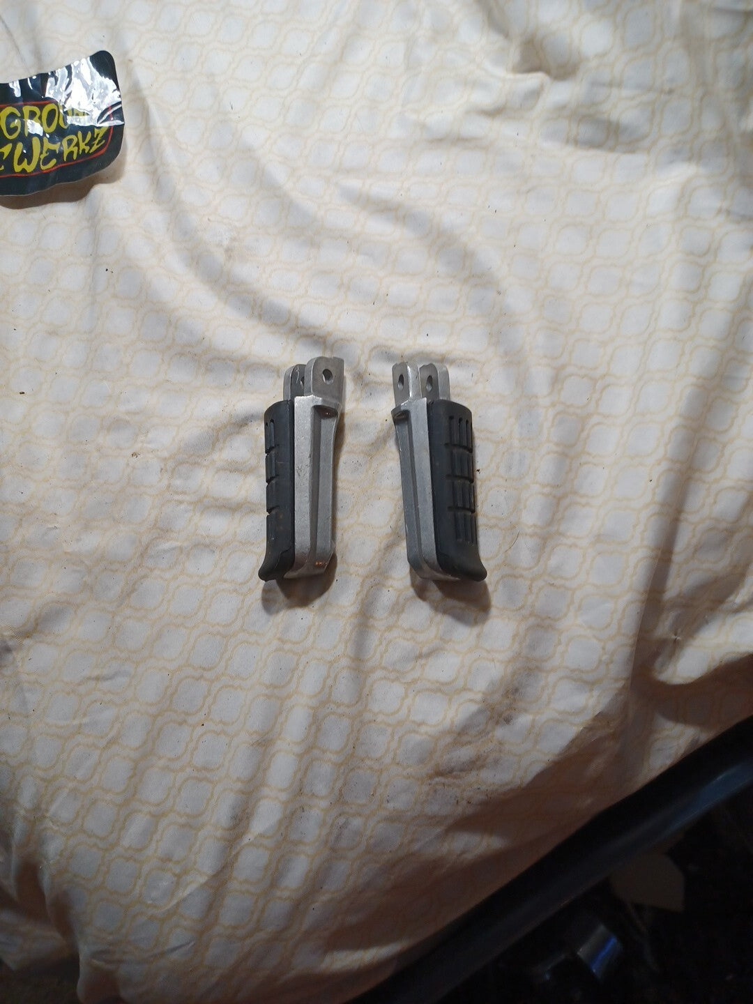 Honda CB500 F 2013 Front Rider Pegs LHS & RHS New 4/24