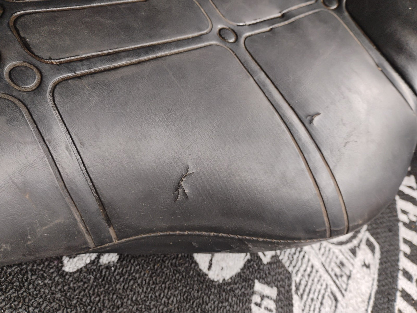 OEM HARLEY DAVIDSON TOURING SEAT PN 52151-83 - 86