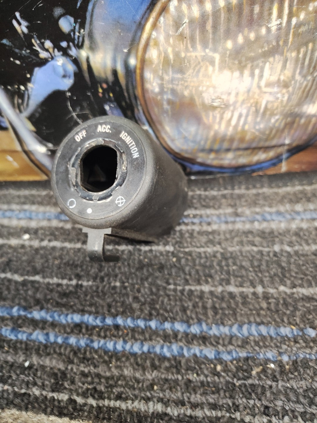 OEM HARLEY DAVIDSON SPORTSTER BLACK IGNITION KEY SWITCH HOUSING 71510-95