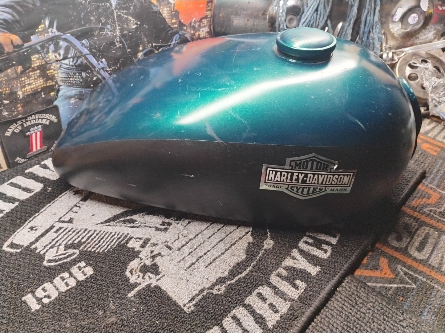 Harley Davidson 1973 Super-Glide FX FXE Shovelhead gas tank 