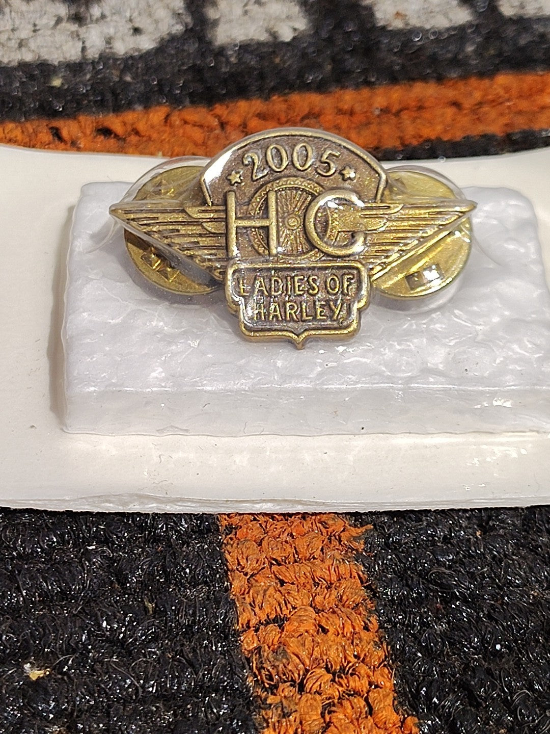 Rare 2005 Ladies Of Harley Davidson Vin Motorcycles HOG Jacket Hat Lapel Pin Nos