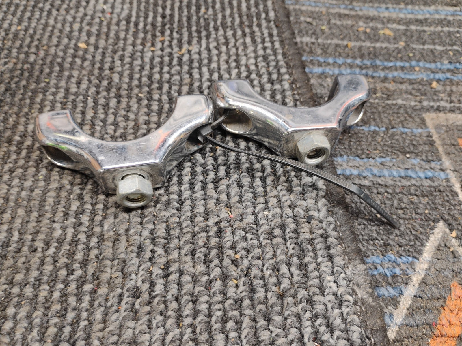 HARLEY Pair FRONT MOUNTING CLAMPs OEM 