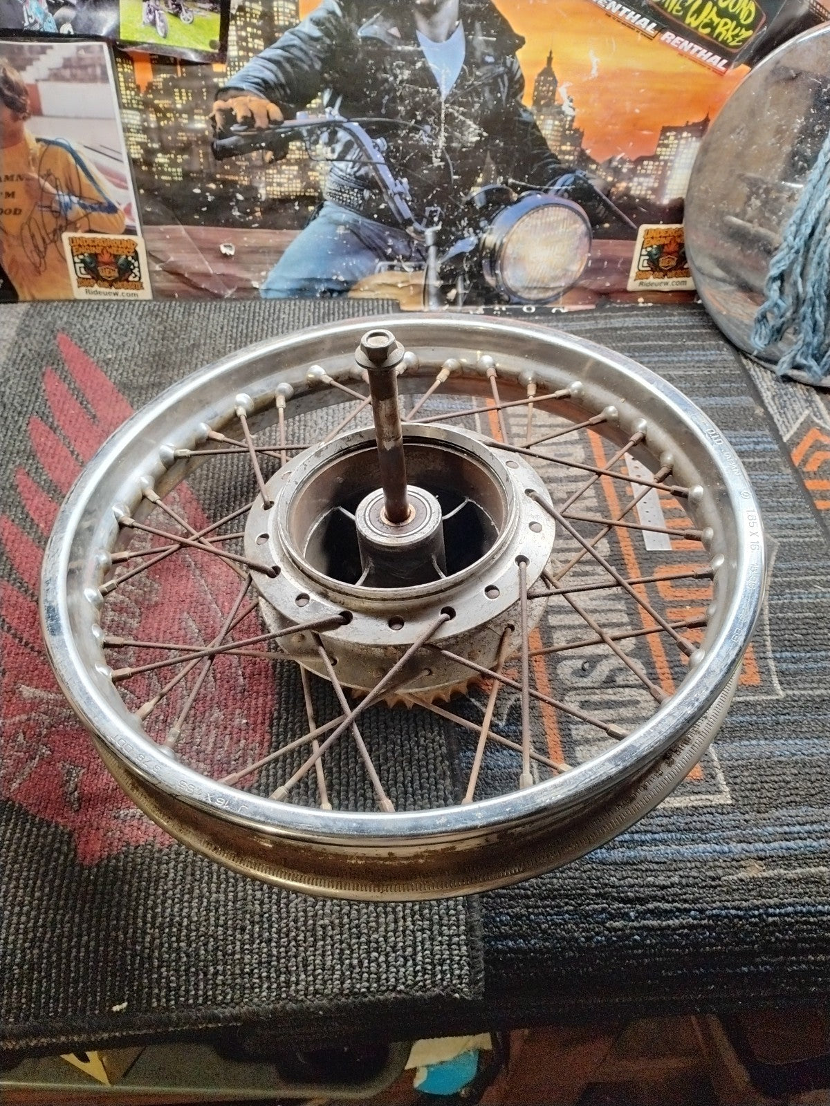 80 Honda CM 200 CM200 T Twinstar rear back wheel rim straight