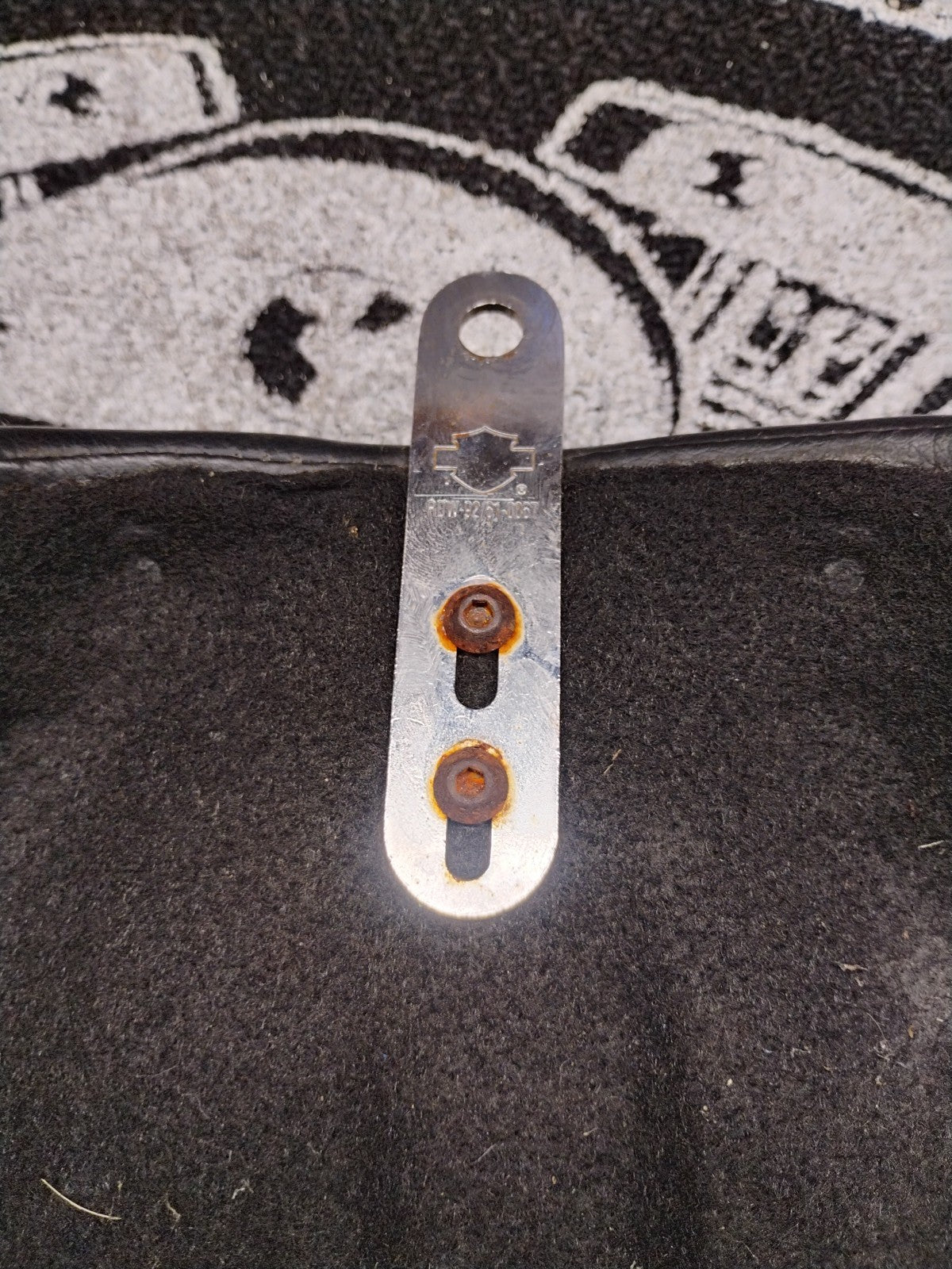 Genuine Harley Sportster Solo Seat OEM Black 1996-2003 Gunfighter Style