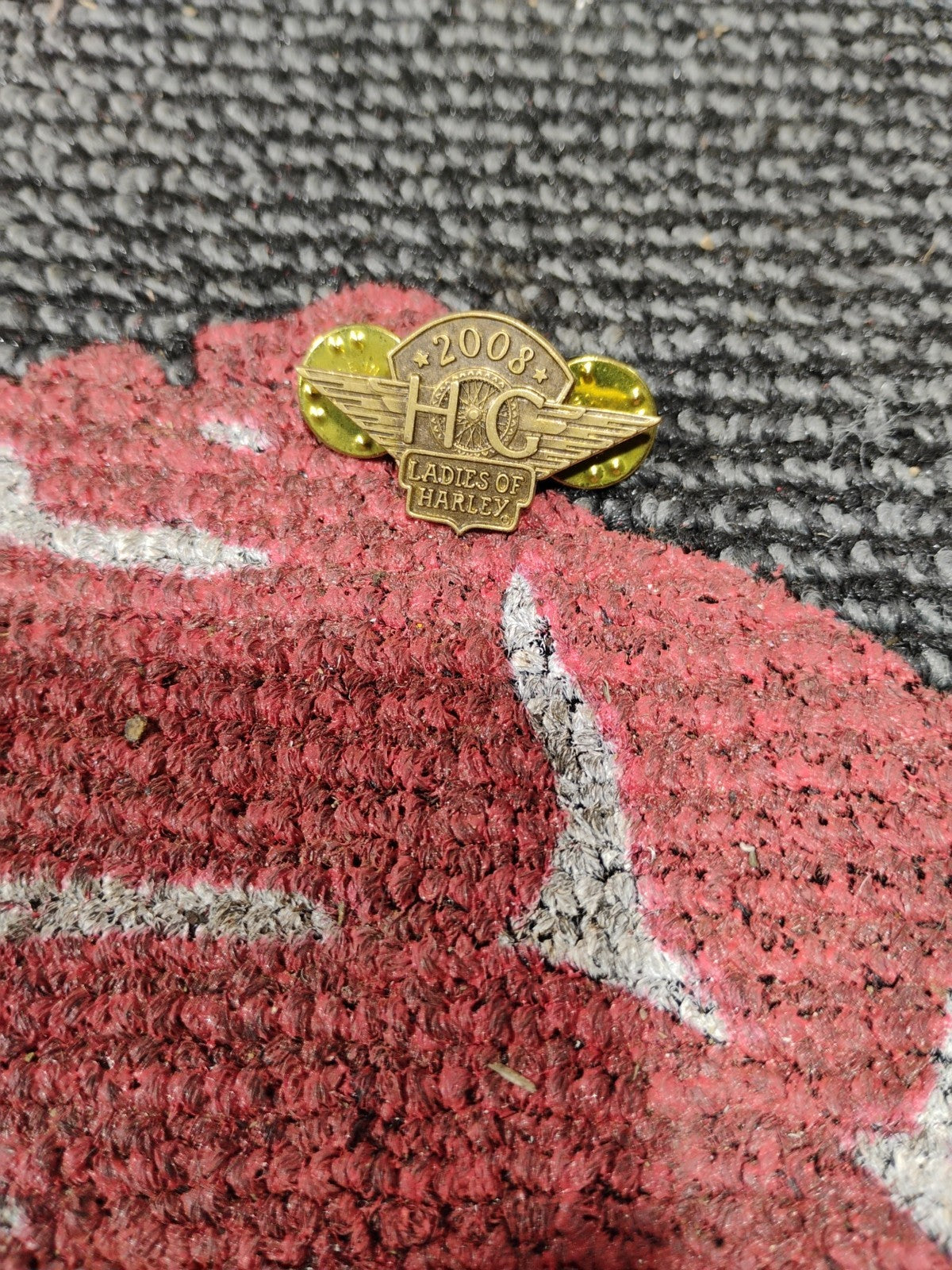 Harley-Davidson HOG 2008 LADIES OF HARLEY Wings 1.25" x .75" Lapel PIN Badge!