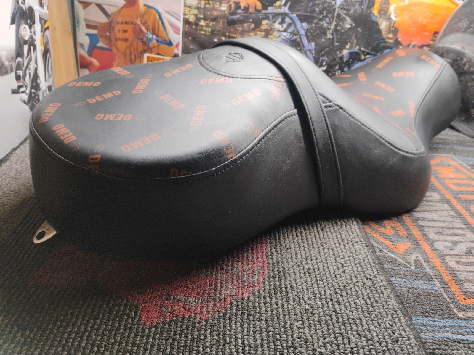DEALER DEMO HARLEY '07-09 XL SPORTSTER REDUCED REACH SEAT