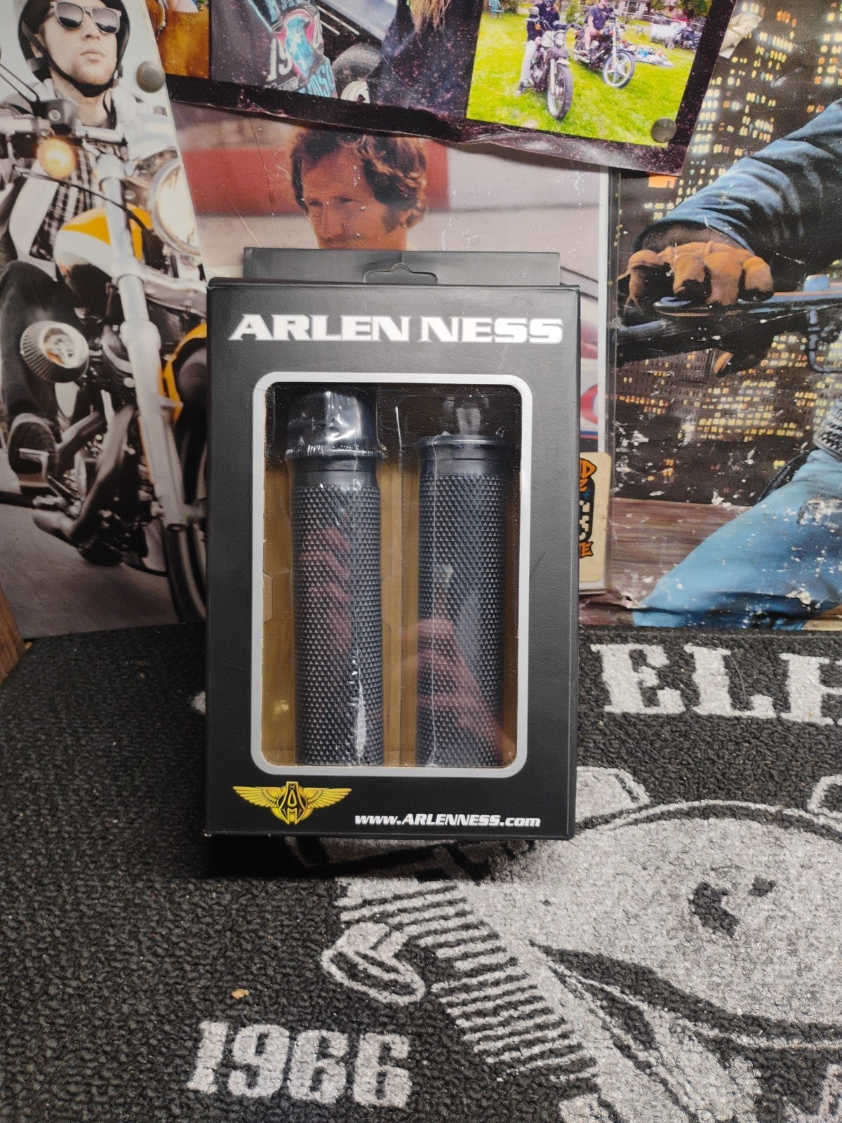 NEW ARLEN NESS RED KNURLED MOTORCYCLE THROTTLE BY WIRE HANDLEBAR GRIPS 500-055