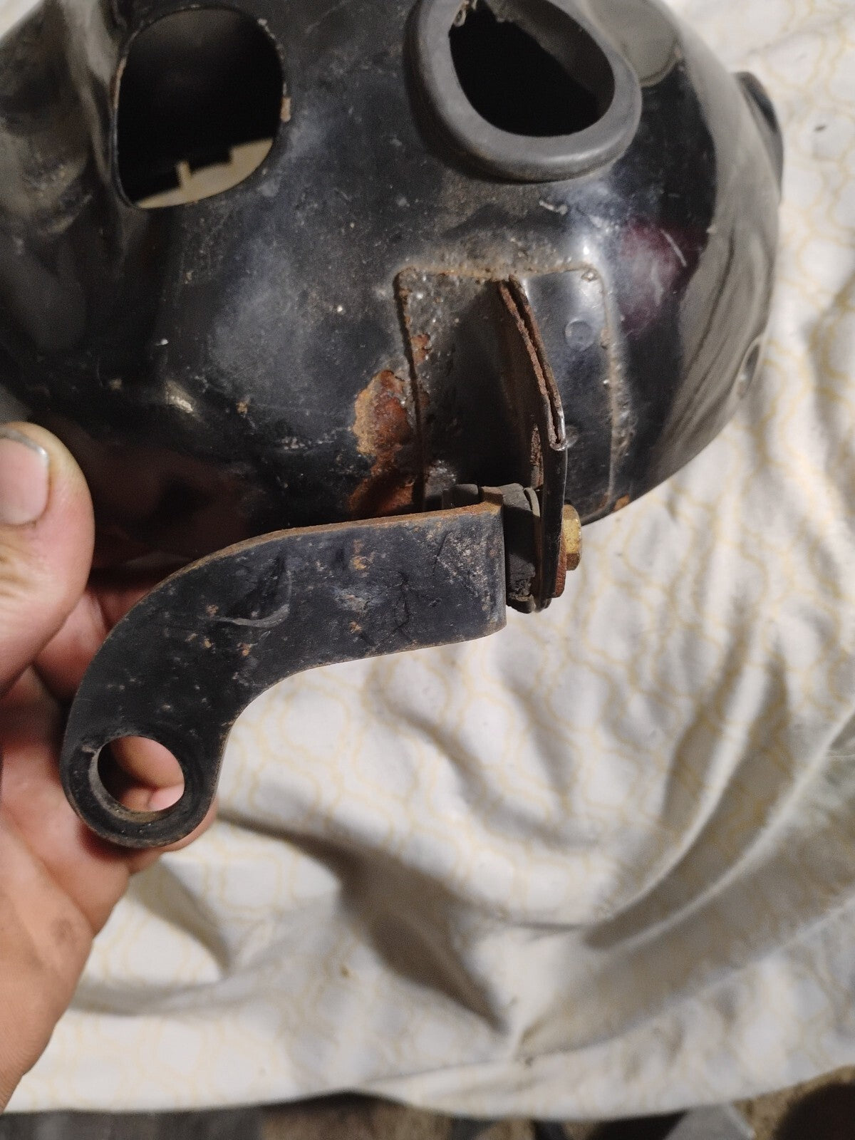 1977 Yamaha XS500 Headlight Bucket YHA-121 SAE M72