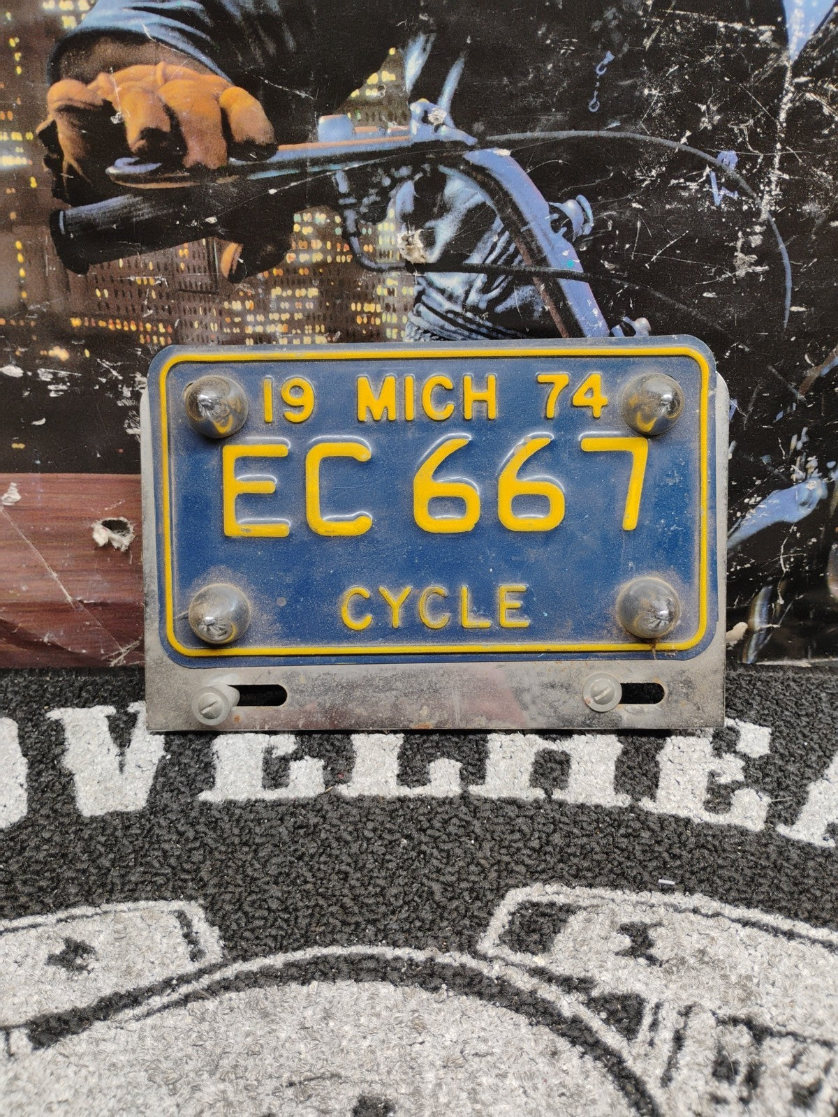 1974 MICHIGAN MOTORCYCLE LICENSE PLATE W/ MOUNT VINTAGE ORIGINAL MI TAG OEM STYL