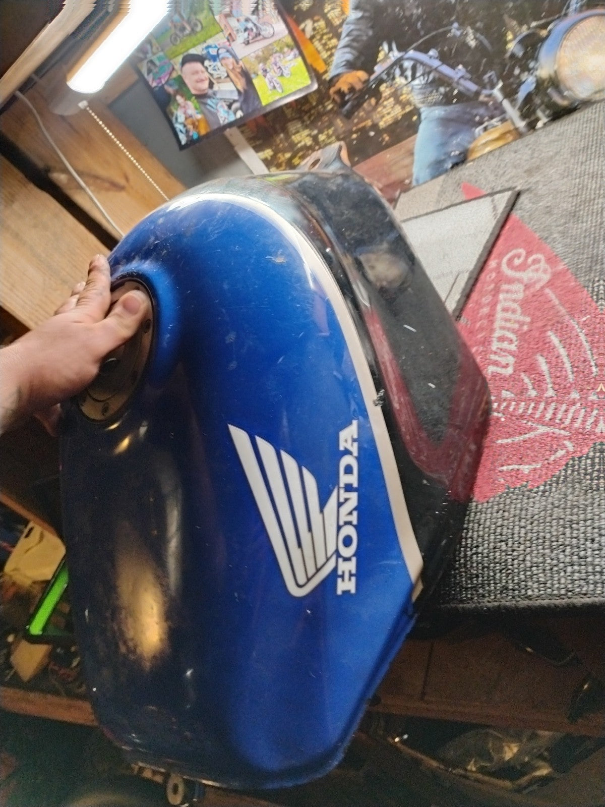 1991-1994 Honda CBR600 F2 gas tank fuel tank no dents