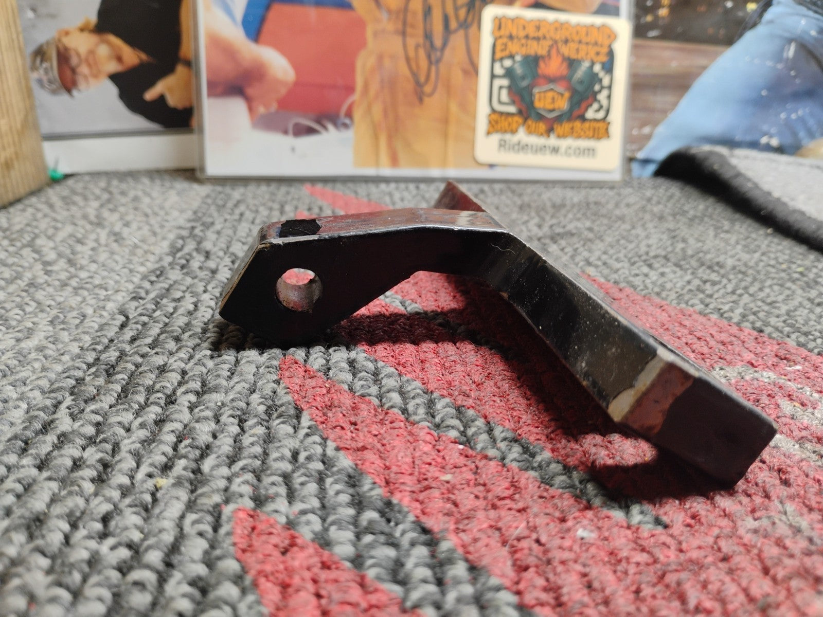 HARLEY-DAVIDSON TOURING OEM REAR PASSENGER FOOT STEP PEG BRACKET T BLACK