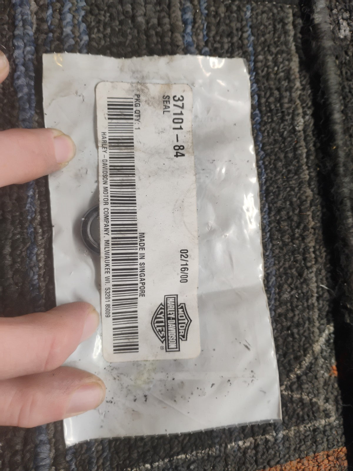 NOS OEM Harley-Davidson Shifter Lever Clutch Lever Oil Seal 37101-84