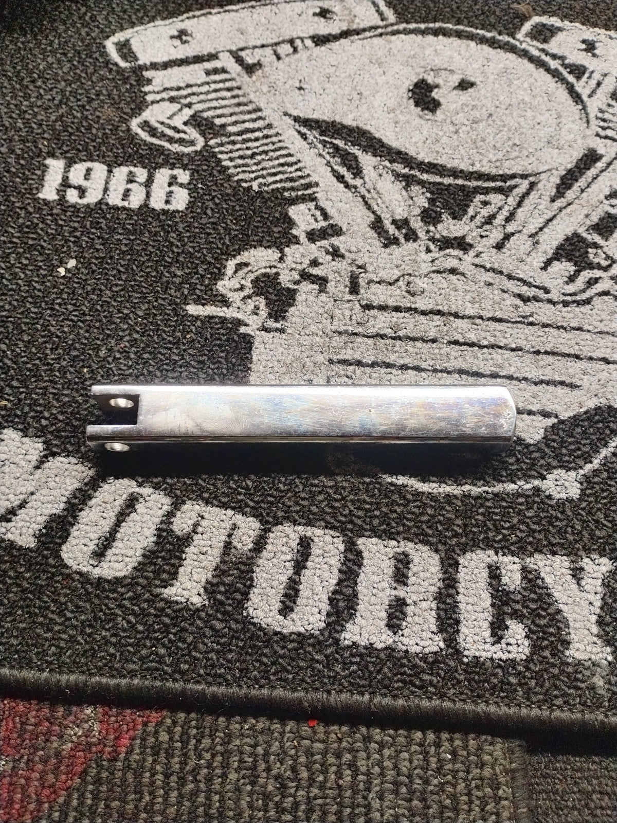 90 HARLEY-DAVIDSON SPORTSTER 883 XLH HUGGER LEFT FRONT FOOT REST PEG STEP