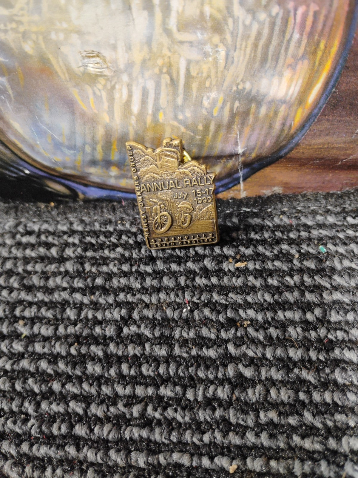 HARLEY DAVIDSON OWNERS GROUP HOG RALLY 1999 GREENEVILL PIN STOP VEST JACKET PIN 