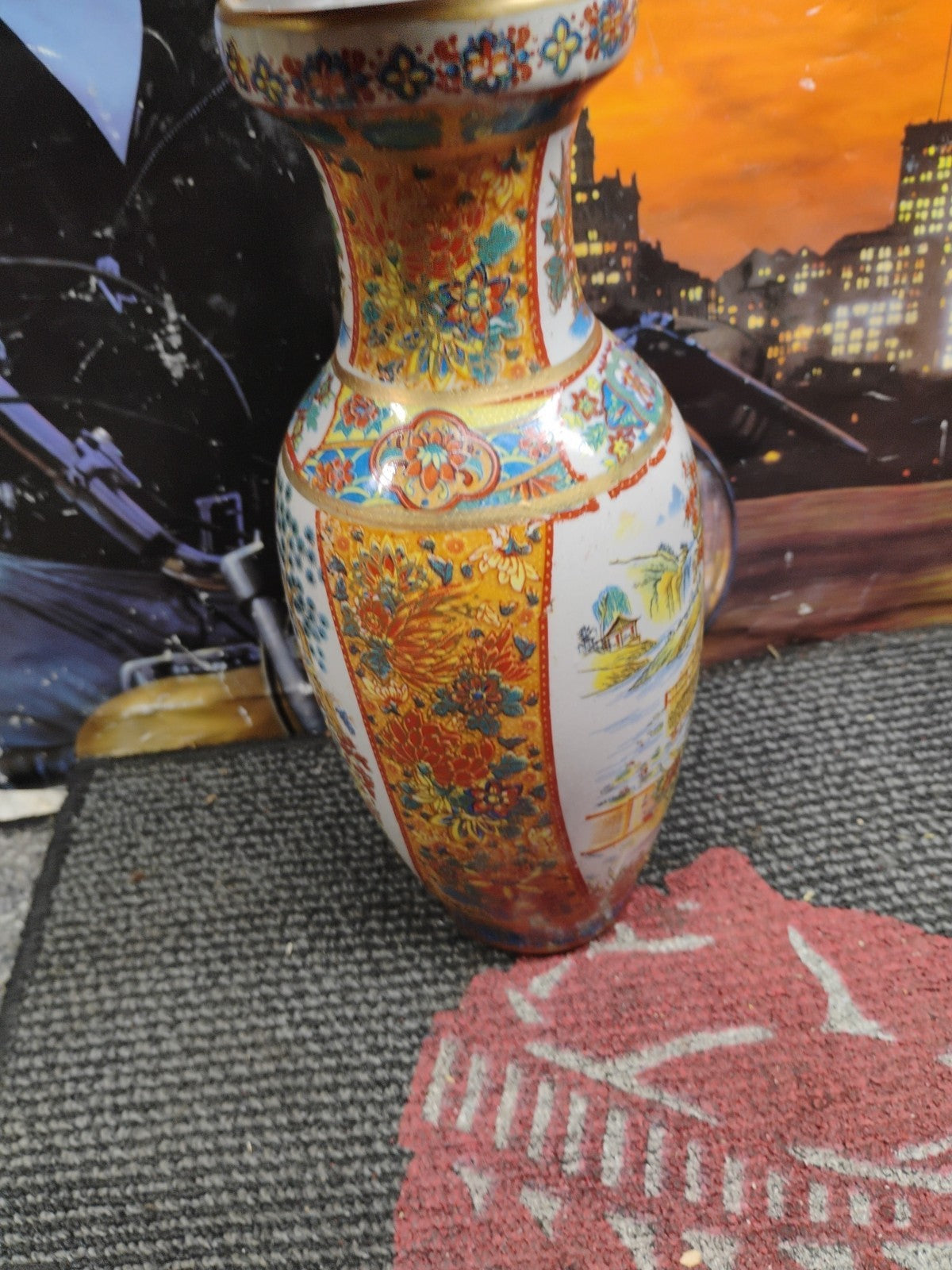 ASIAN CHINESE POCELAIN MORIAGE VASE PAGODA FLORAL DESIGN 9.5" TALL RARE ANTIQUE