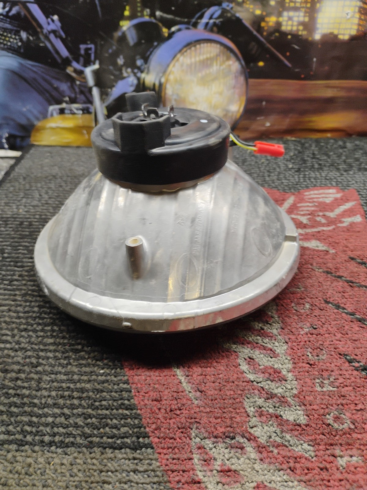 22 Royal Enfield INT 650 Front Headlight Head Light Lamp HLA1331-00A