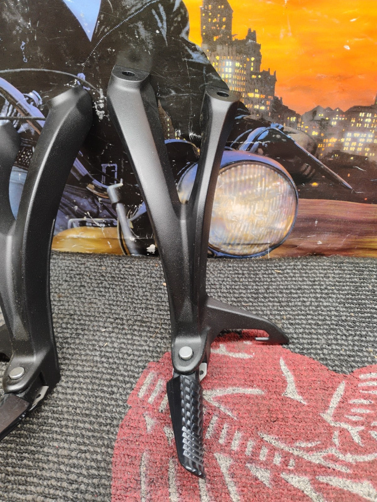 Suzuki Rear Footpeg Assembly R&L 