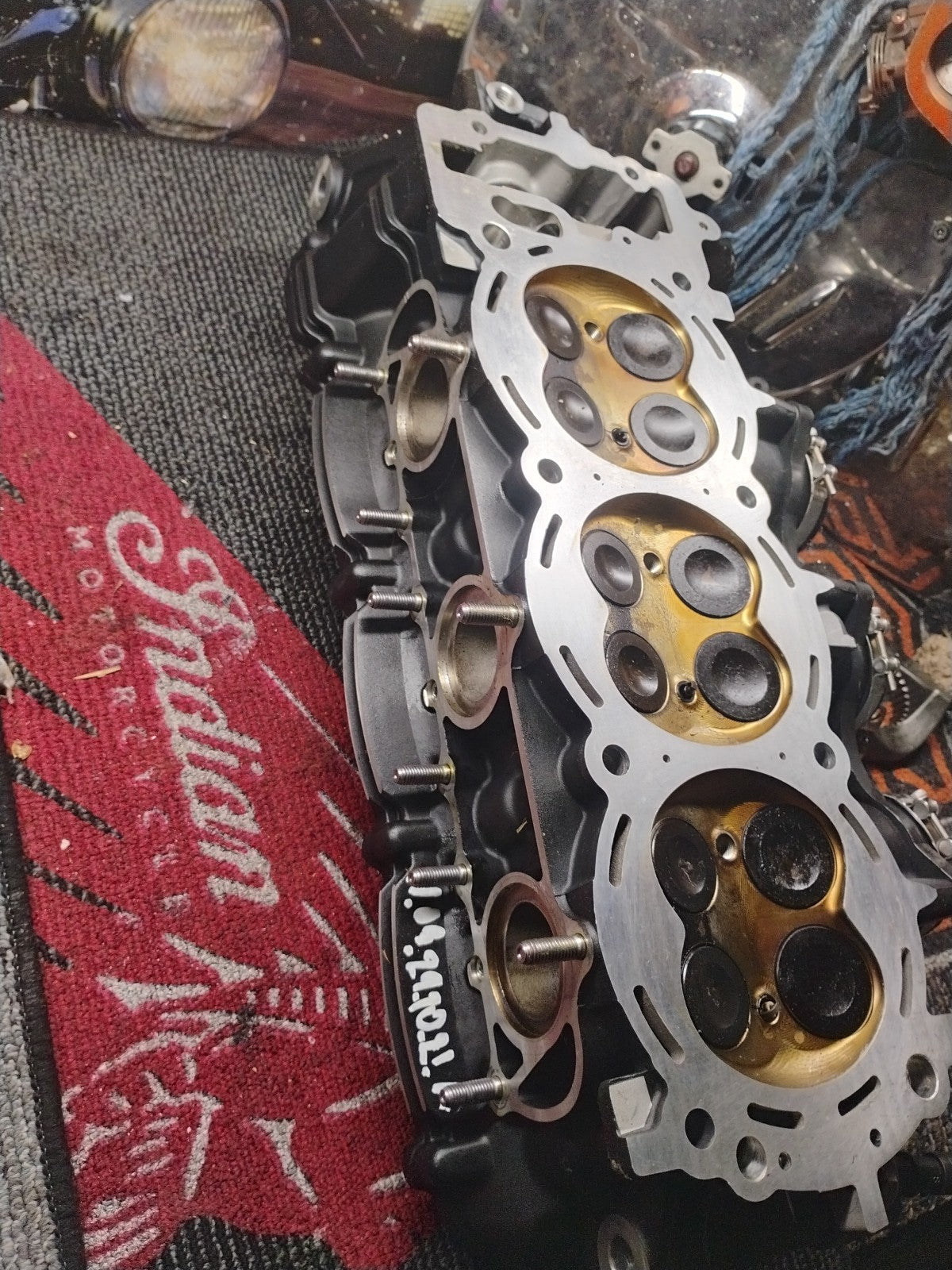 21 Triumph Rocket III 3 GT 2500 engine cylinder head ,valves ,camshaft and more