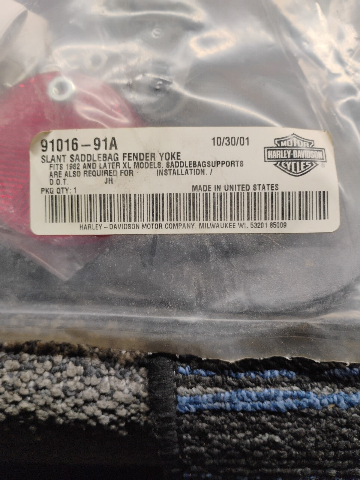 OEM Harley-Davidson Slant Saddlebag Fender Yoke Kit 91016-91A NOS
