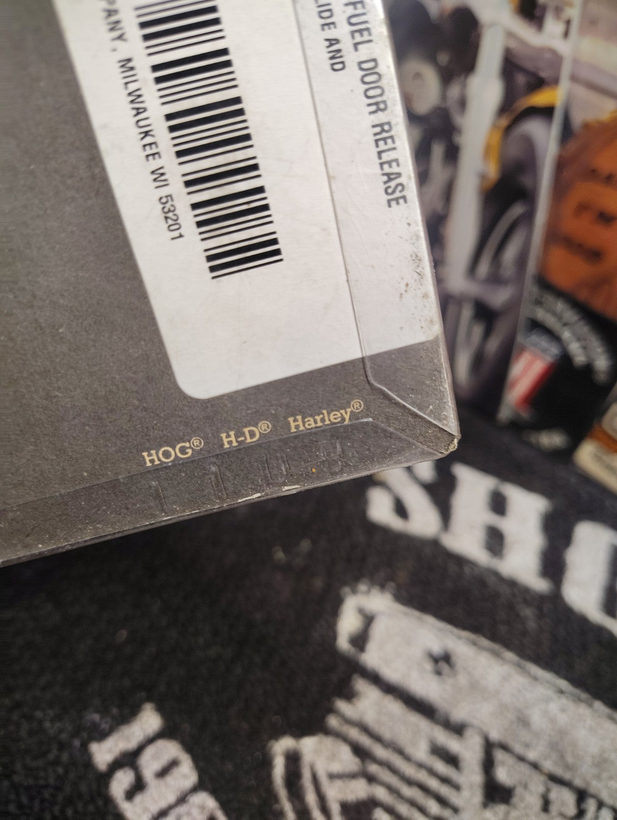 Harley-Davidson Touring Push Button Fuel Door Release Kit 53842-00B NOS