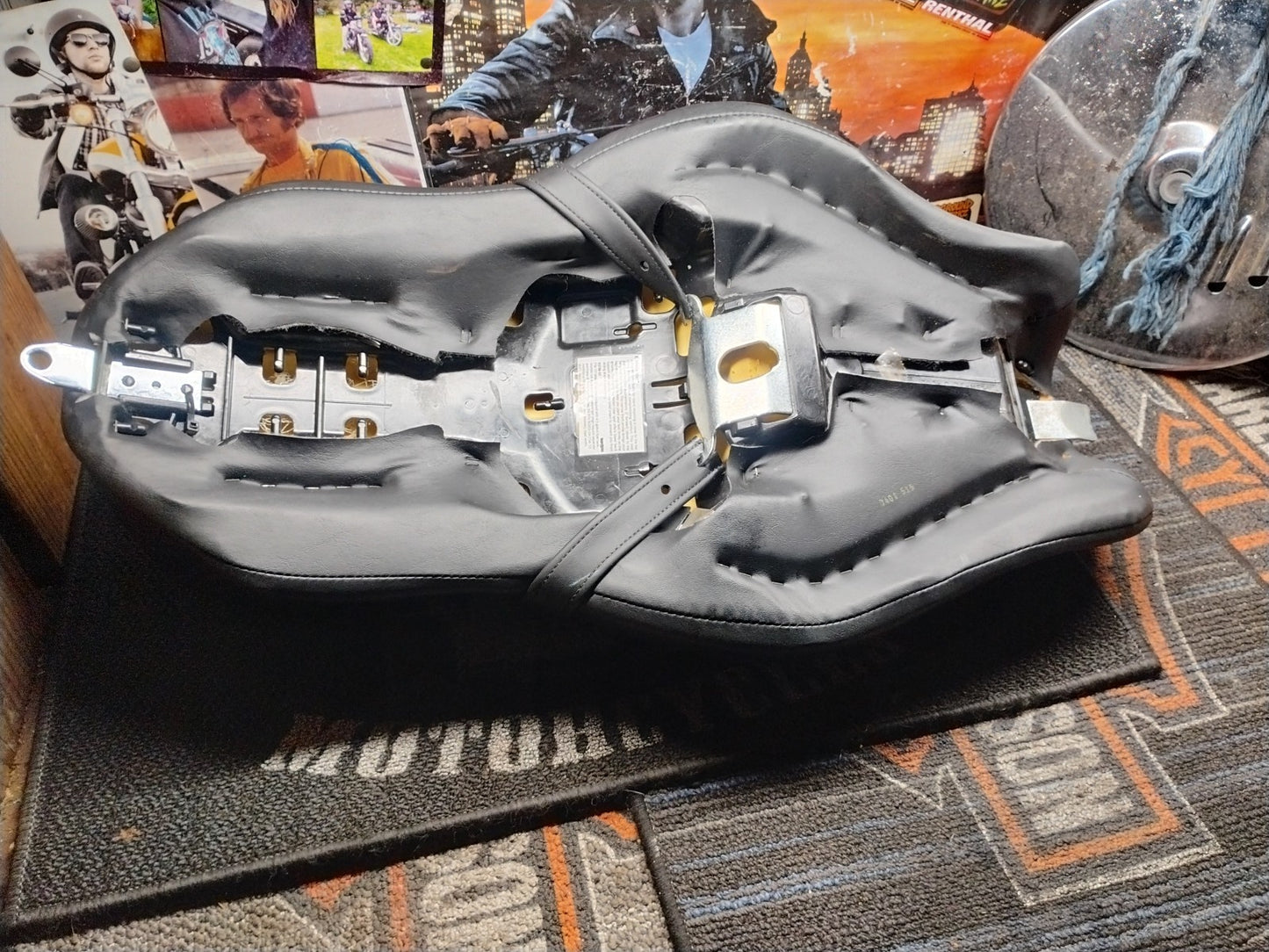 OEM Harley-Davidson Reduced Reach Seat Sportster XL 883 1200 2007-Up