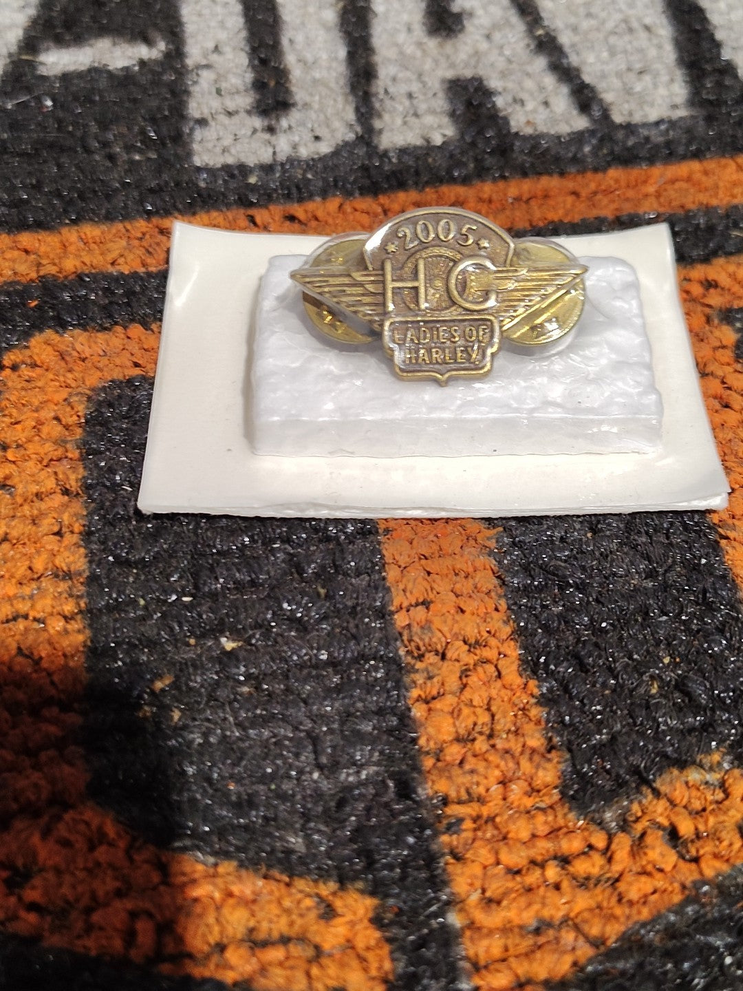 Rare 2005 Ladies Of Harley Davidson Vin Motorcycles HOG Jacket Hat Lapel Pin Nos