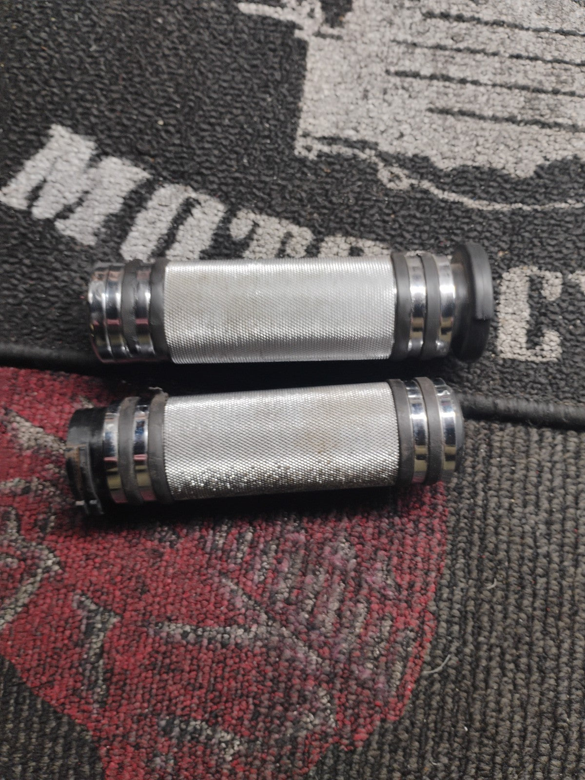 CHROME 1" MOTORCYCLE HANDLEBAR HAND GRIPS FITS FOR HARLEY DYNA SPORTSTER SOFTAIL