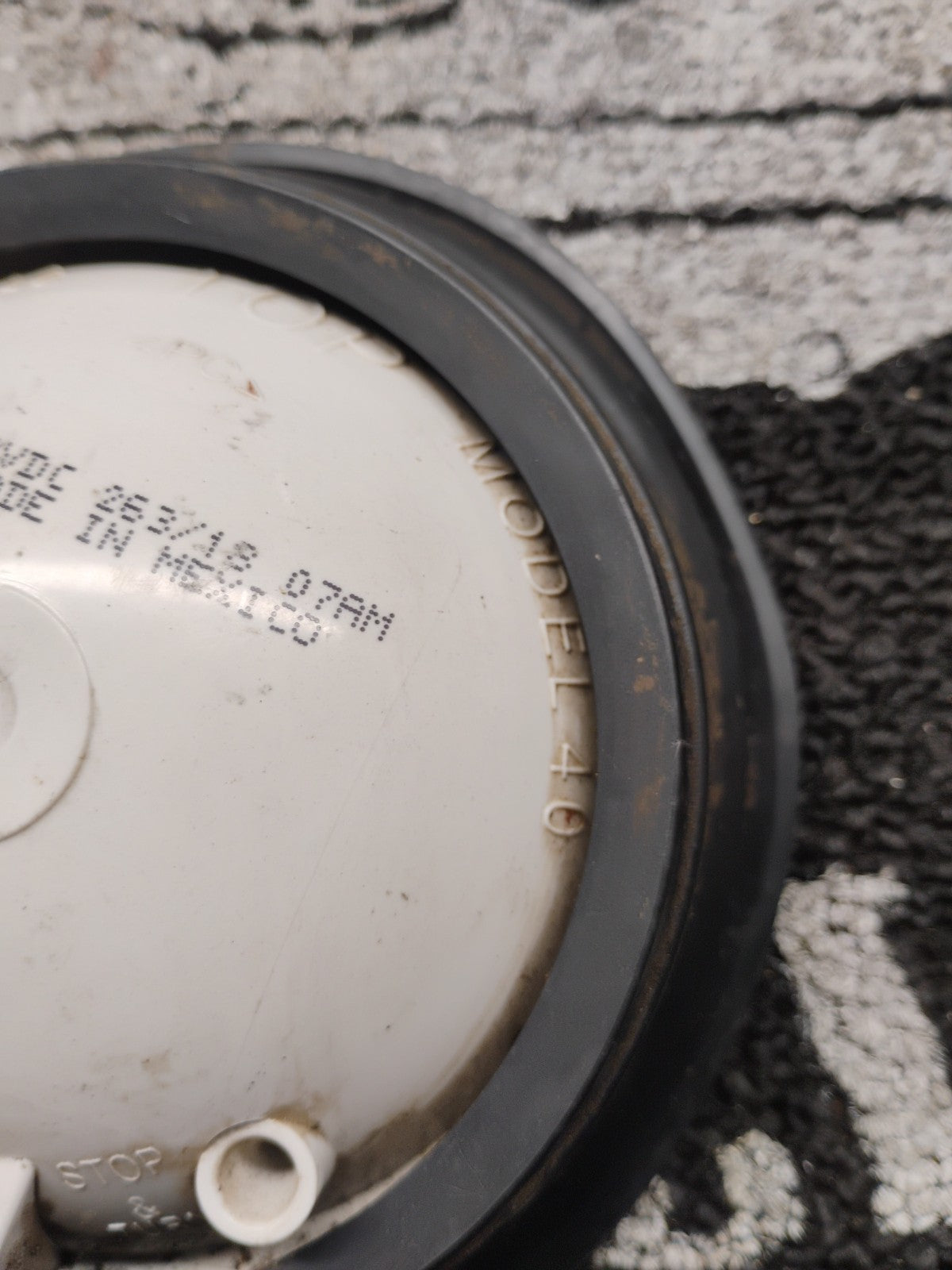 TRUCKLITE 40318R, FITS 4.5" HOLE