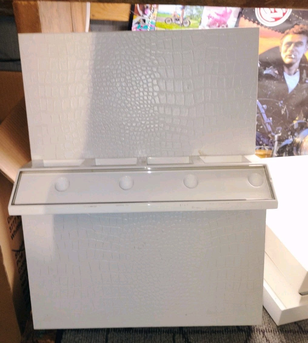  Luxury Watch,Jewelry,Perfume Michael Kors Chippenhook Fixture Store Display