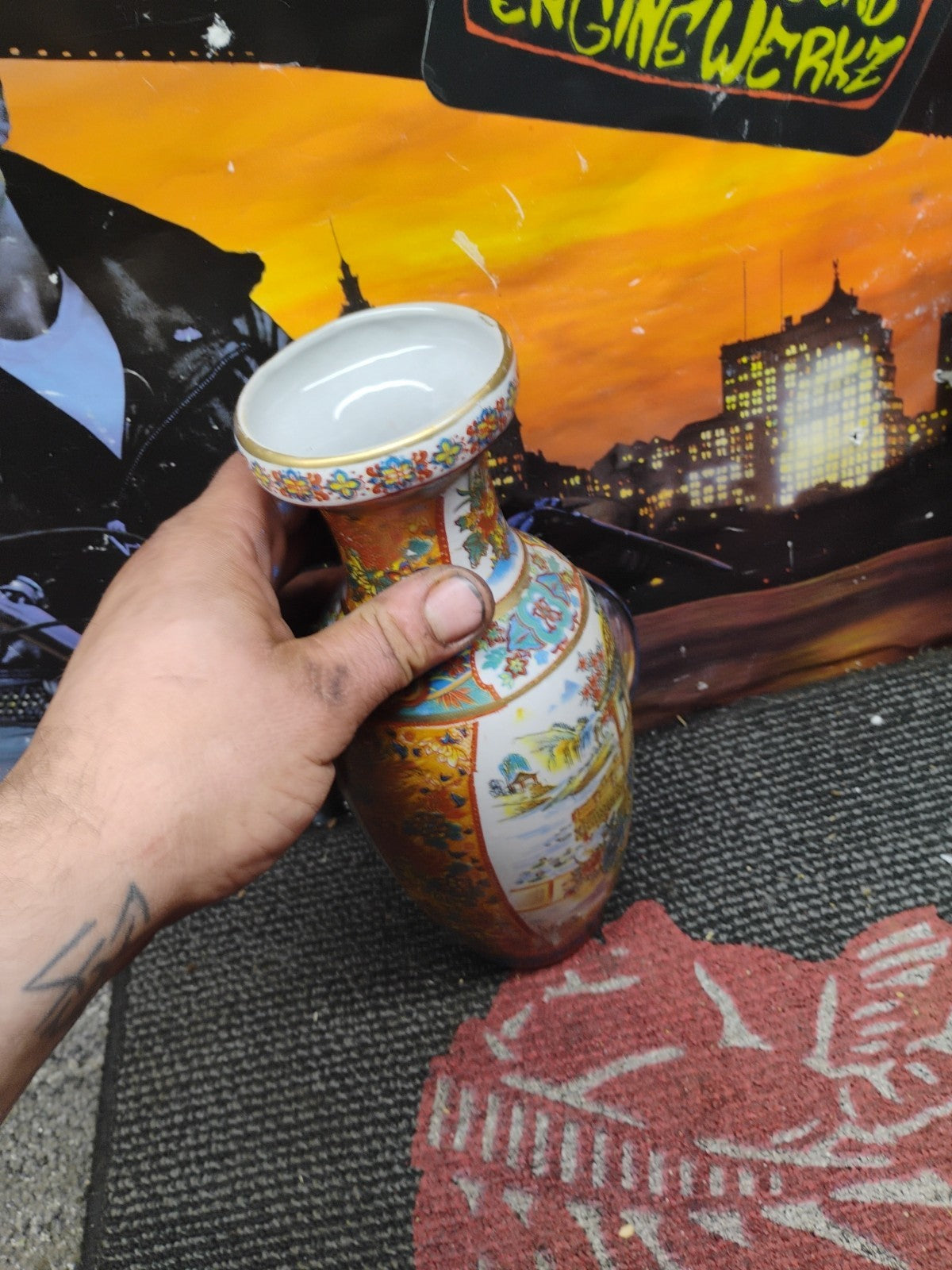 ASIAN CHINESE POCELAIN MORIAGE VASE PAGODA FLORAL DESIGN 9.5" TALL RARE ANTIQUE