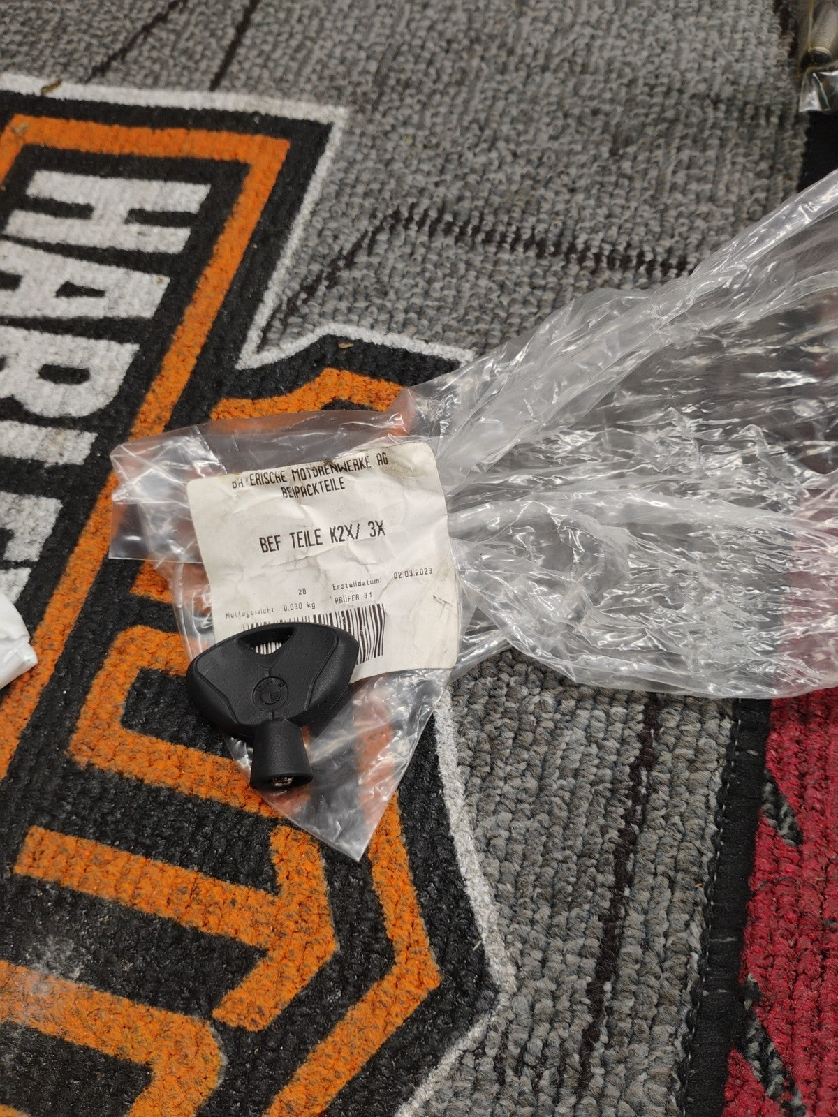 OEM ear Black Motor Fender Seat Tab Bolt Screw Torx Key For 2018 BMW R NINET R9T