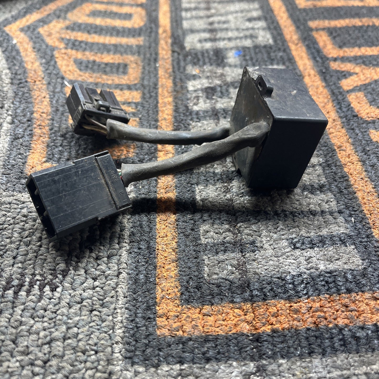 2000 Harley Davidson FXSTB SOFTAIL NIGHT TRAIN ELECTRICAL RELAY PART 2 PLUGS