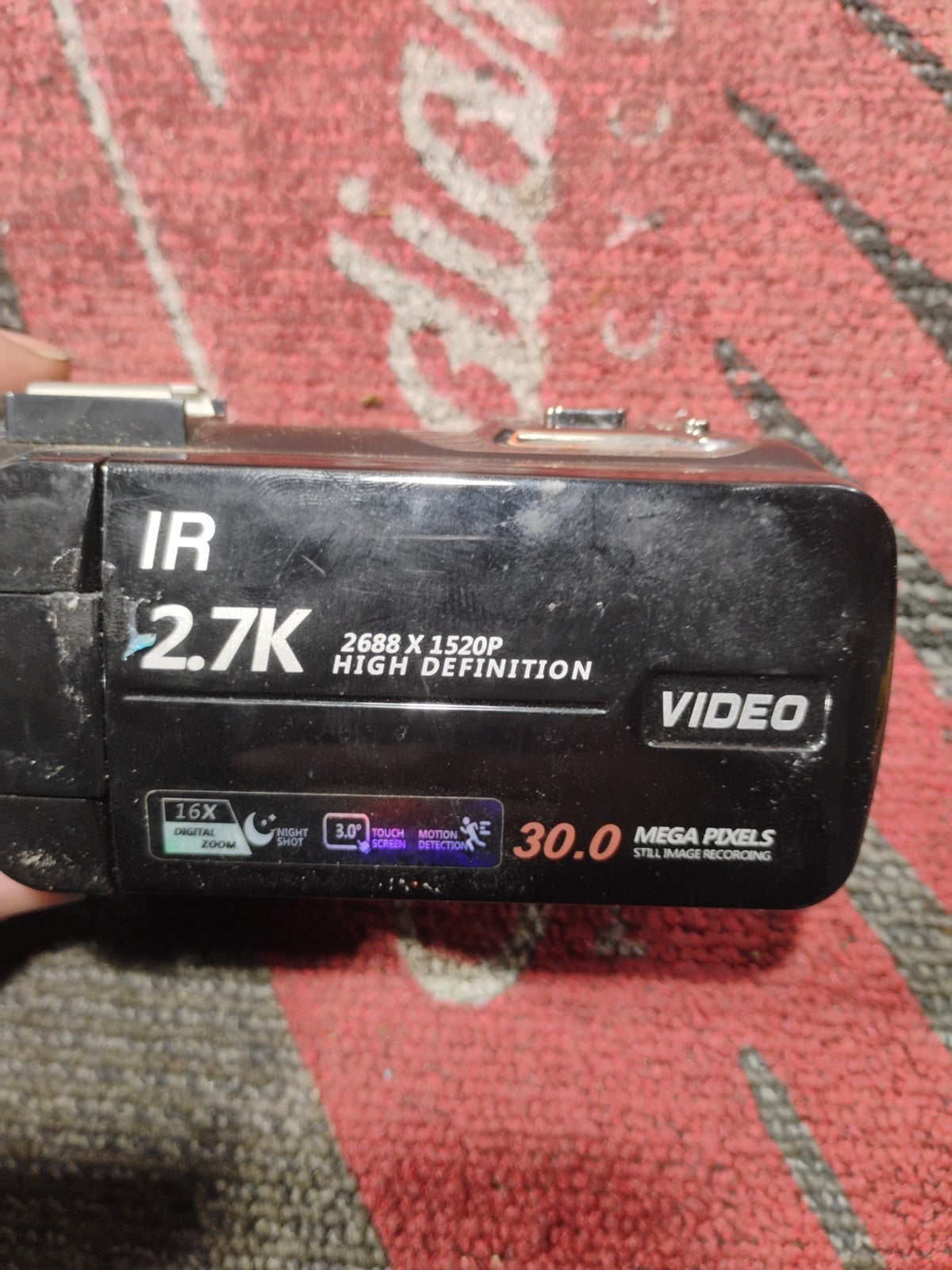 Digital Video Camera 2.7k HD 42.0 Mega Pixels 18x Digital Zoom