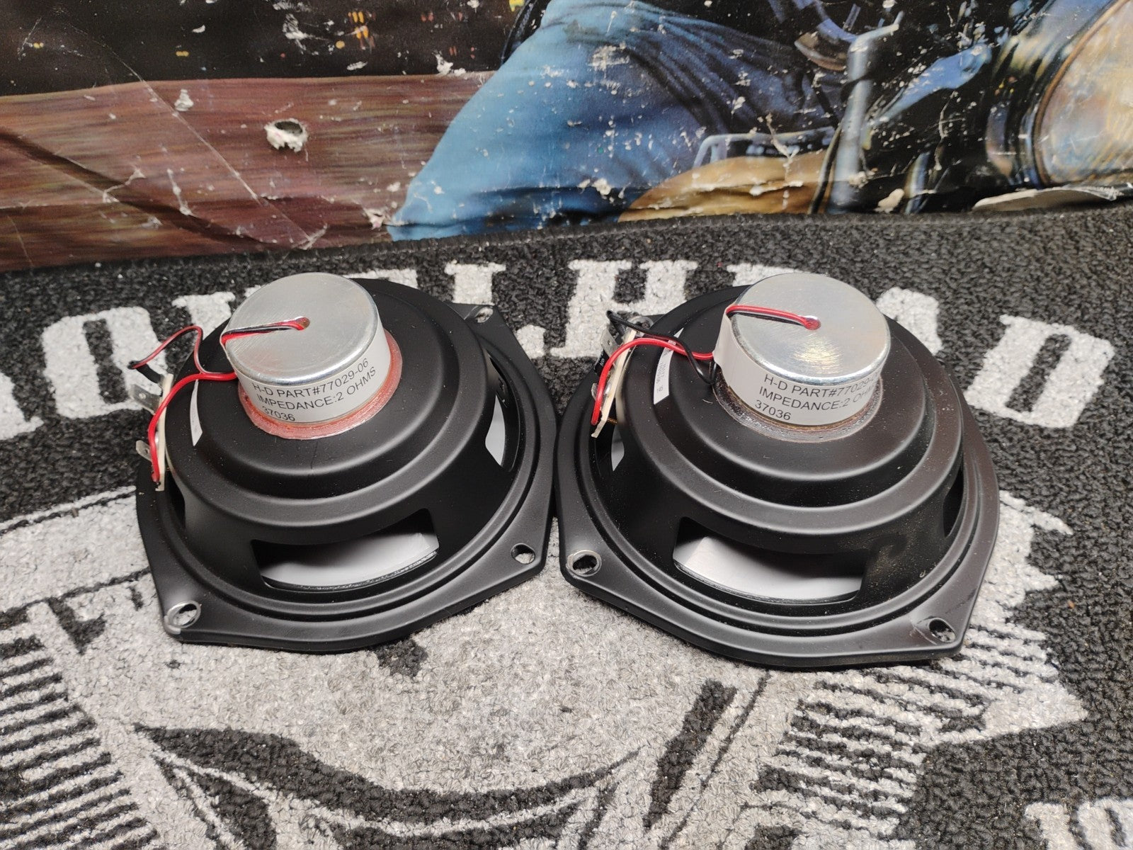 HARLEY DAVIDSON ELECTRA GLIDE FLHTC OEM SPEAKER PAIR 77010-06 TOURING