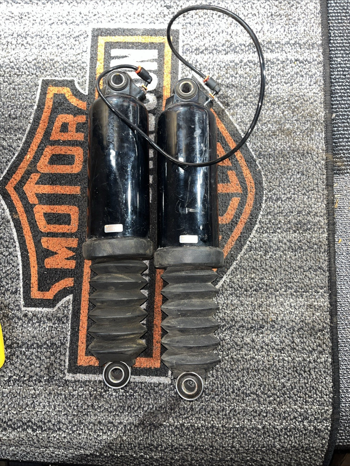 Harley Davidson OEM FLHR/FLHP/FLHT Touring Rear Shocks 54000036