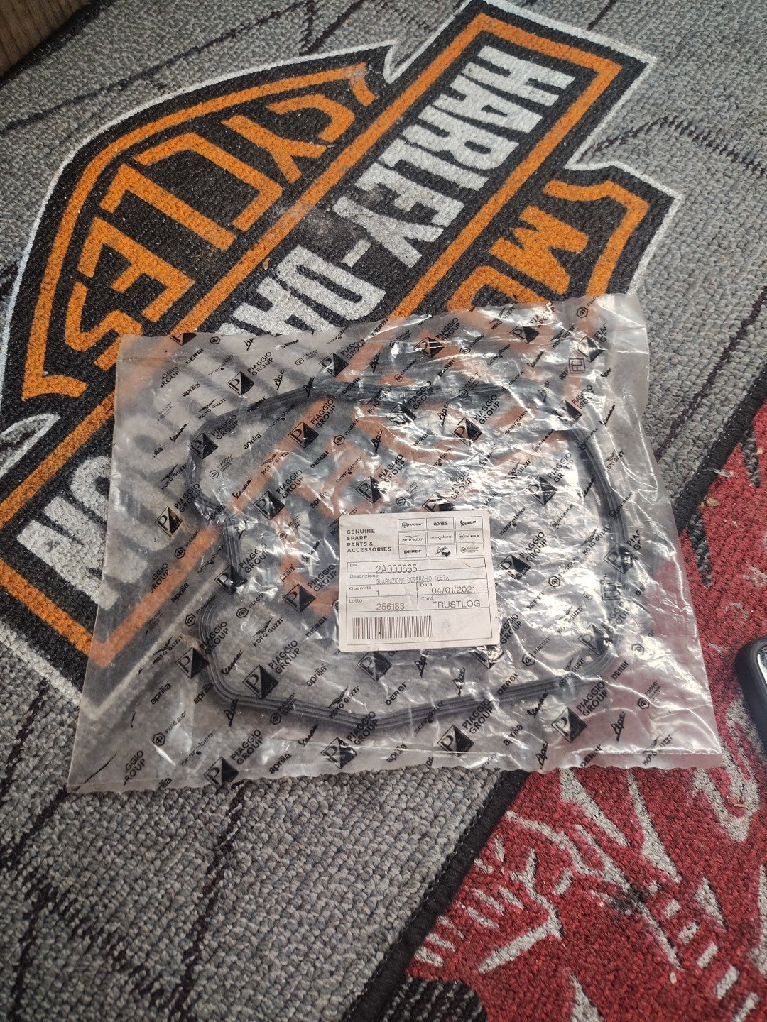 Moto Guzzi Valve Cover Gasket  V7 V85 V9 750 lll TT Bobber Roamer 2A000565 